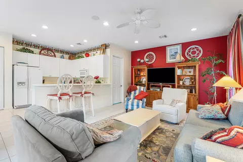Living - 123 Via Castilla, Jupiter, FL 33458 photo 2 of 6
