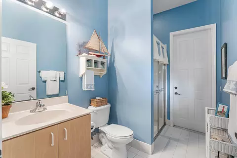 Bath - 123 Via Castilla, Jupiter, FL 33458 photo 1 of 5