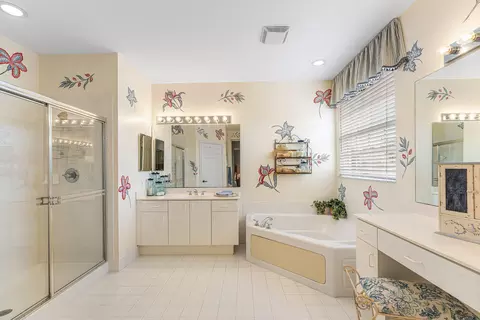 Bath - 123 Via Castilla, Jupiter, FL 33458 photo 5 of 5