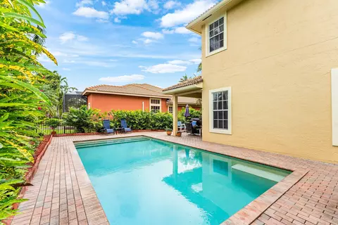 Exterior - 123 Via Castilla, Jupiter, FL 33458 photo 6 of 7