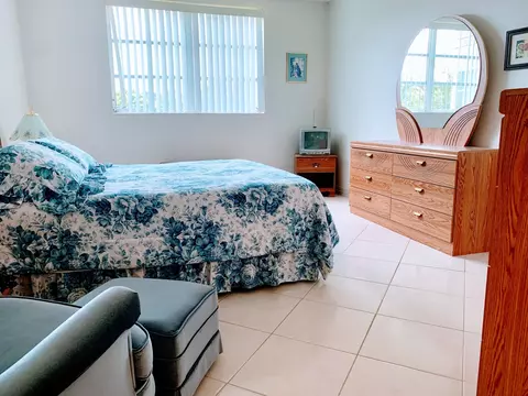 2800 NW 47th Ter #304, Lauderdale Lakes, FL 33313