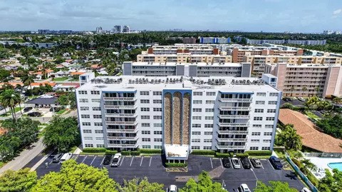400 NE 12th Ave #405, Hallandale Beach, FL 33009