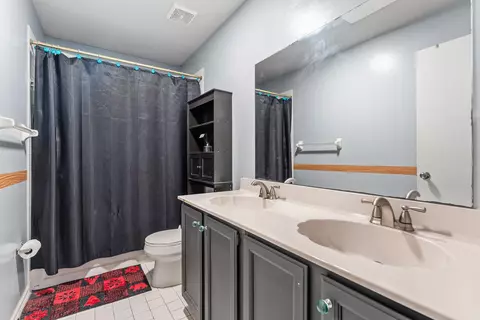Bath - 143 St Michaels Ct, Jupiter, FL 33458 photo 4 of 5