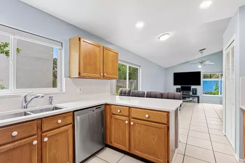 Kitchen - 143 St Michaels Ct, Jupiter, FL 33458 photo 3 of 3