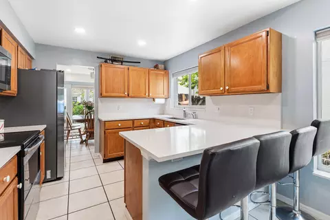 Kitchen - 143 St Michaels Ct, Jupiter, FL 33458 photo 1 of 3