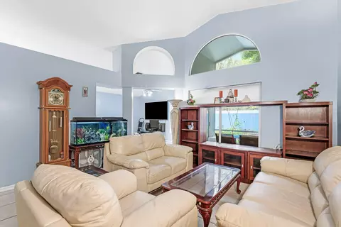 Living - 143 St Michaels Ct, Jupiter, FL 33458 photo 2 of 4