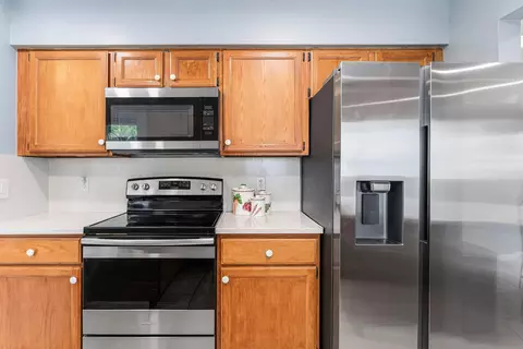 Kitchen - 143 St Michaels Ct, Jupiter, FL 33458 photo 2 of 3