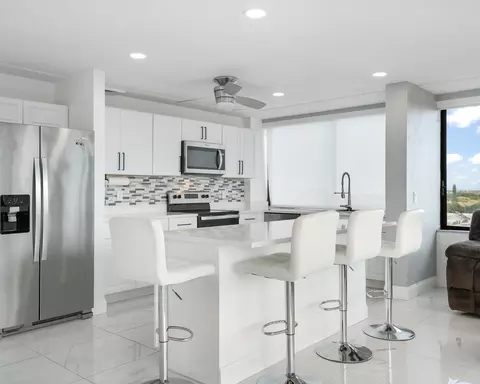 1500 Presidential Way #806, West Palm Beach, FL 33401