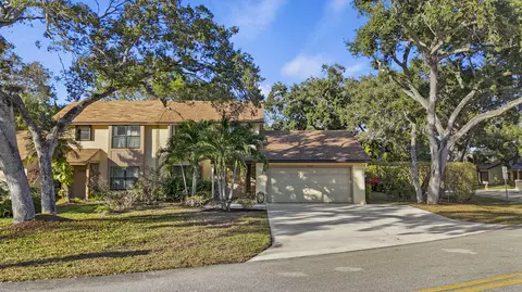 1089 Raintree Dr, Palm Beach Gardens, FL 33410