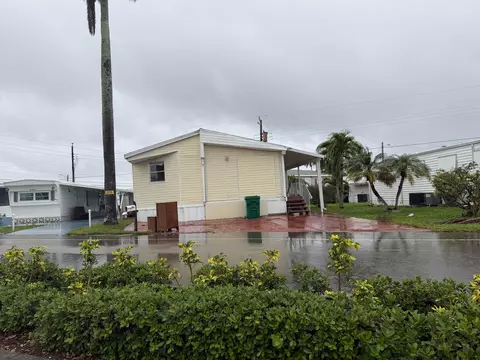 8557 SW 18th St, Davie, FL 33324