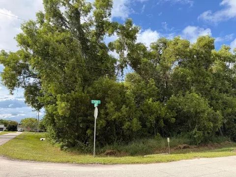 574 SE Nome Dr, Port St Lucie, FL 34984