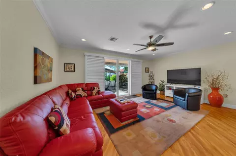 1327 SE 3rd Ave, Pompano Beach, FL 33060 photo 9