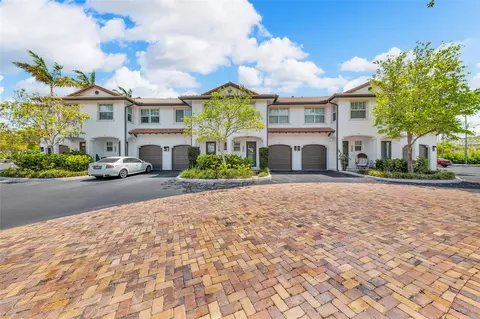 1327 SE 3rd Ave, Pompano Beach, FL 33060 photo 2