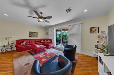 1327 SE 3rd Ave, Pompano Beach, FL 33060 photo 13