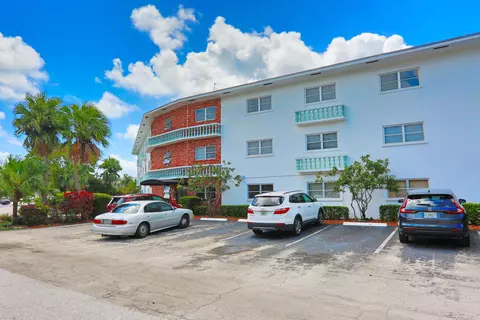 600 Pine Dr #209, Pompano Beach, FL 33060 photo 4