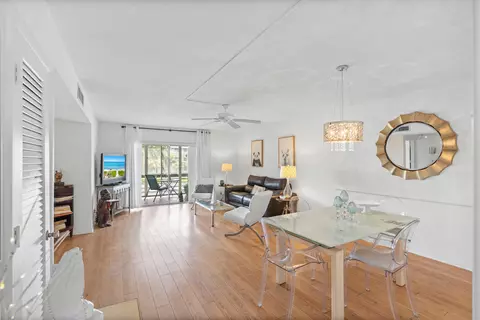 25 SE 13th St #B3, Boca Raton, FL 33432