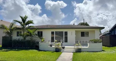 222 SE 2nd Ter, Dania Beach, FL 33004