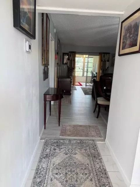 1040 Country Club Dr #306, Margate, FL 33063