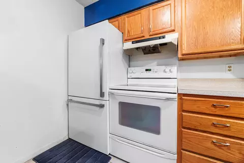 Kitchen - 1120 SW 8th Ct, Okeechobee, FL 34974 photo 3 of 4