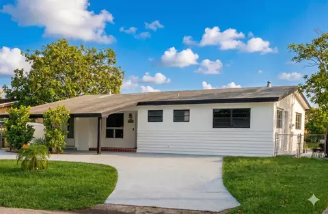 1067 SW 3rd St, Hallandale Beach, FL 33009