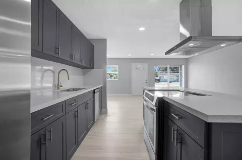 6721 Simms St, Hollywood, FL 33024