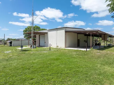 21216 Glades Cut Off Rd, Port Saint Lucie, FL 34987