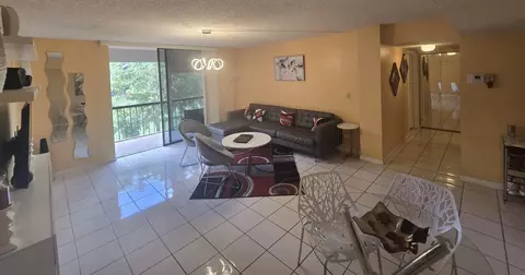 5160 Las Verdes Cir #217, Delray Beach, FL 33484