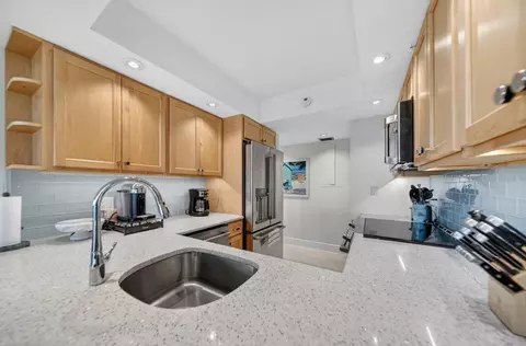 Kitchen - 218 NEdgewater Dr #218, Stuart, FL 34996 photo 3 of 5