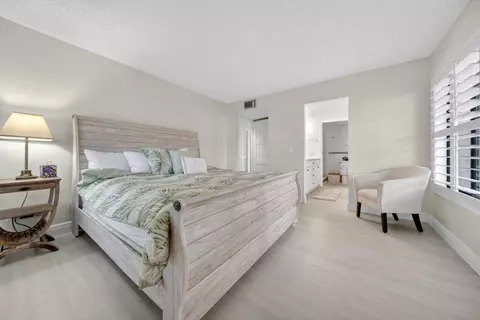 Bedroom - 218 NEdgewater Dr #218, Stuart, FL 34996 photo 1 of 4