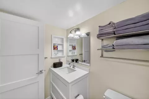 Bath - 218 NEdgewater Dr #218, Stuart, FL 34996 photo 4 of 5