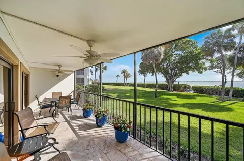 Exterior - 218 NEdgewater Dr #218, Stuart, FL 34996 photo 1 of 5