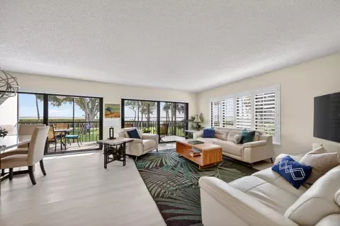 218 NEdgewater Dr #218, Stuart, FL 34996