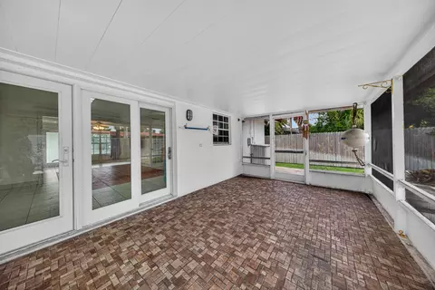 Exterior - 3213 Dover Rd, Pompano Beach, FL 33062 photo 9 of 13