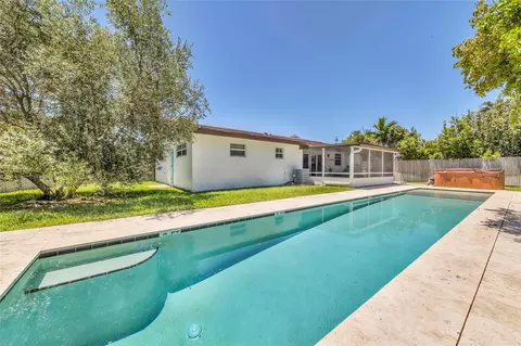 3213 Dover Rd, Pompano Beach, FL 33062