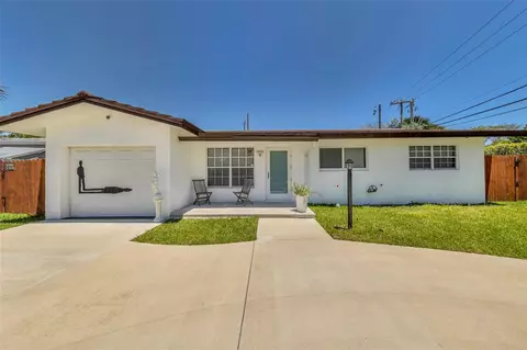 Exterior - 3213 Dover Rd, Pompano Beach, FL 33062 photo 4 of 13
