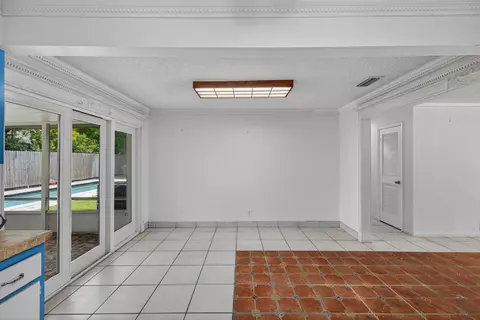Living - 3213 Dover Rd, Pompano Beach, FL 33062 photo 7 of 8