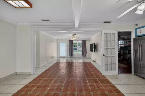 Living - 3213 Dover Rd, Pompano Beach, FL 33062 photo 4 of 8