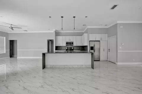 2647 Yarmouth Dr, Wellington, FL 33414