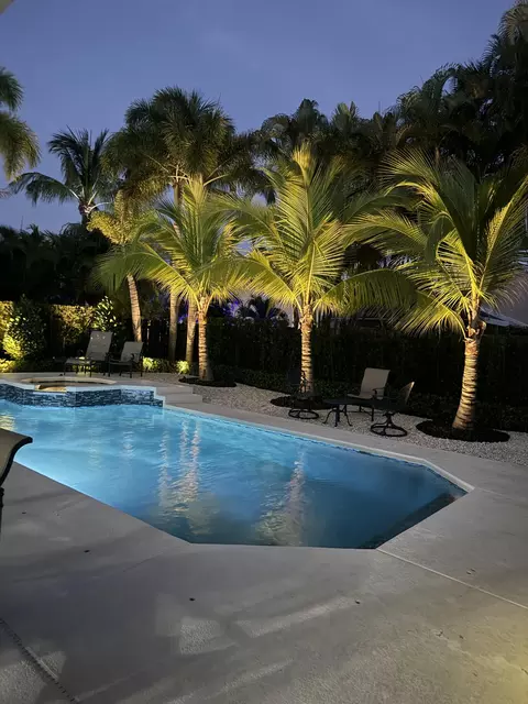 Exterior - 4620 SE Winter Haven Ct, Stuart, FL 34997 photo 6 of 10