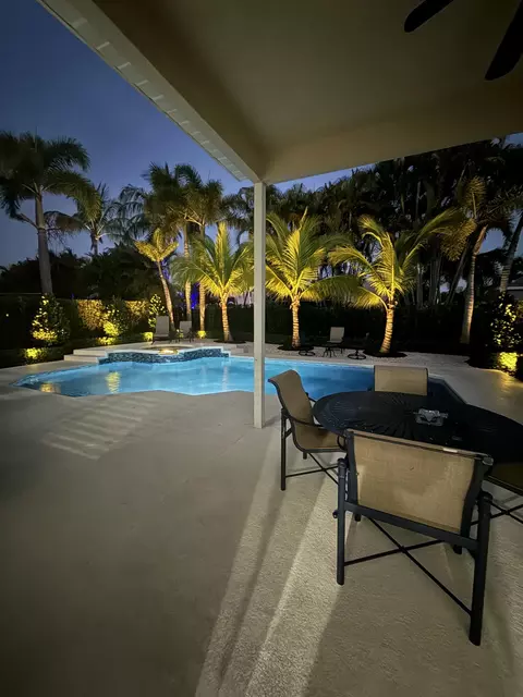 Exterior - 4620 SE Winter Haven Ct, Stuart, FL 34997 photo 7 of 10