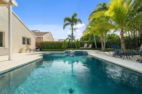Exterior - 4620 SE Winter Haven Ct, Stuart, FL 34997 photo 2 of 10