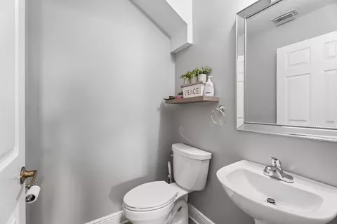 Bath - 4620 SE Winter Haven Ct, Stuart, FL 34997 photo 1 of 4