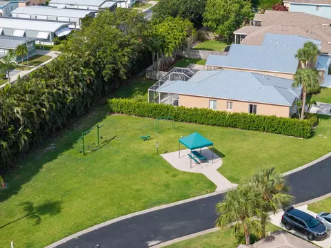 View/Area - 4620 SE Winter Haven Ct, Stuart, FL 34997 photo 6 of 6