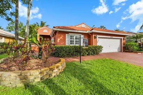 363 SW 161st Ave, Pembroke Pines, FL 33027