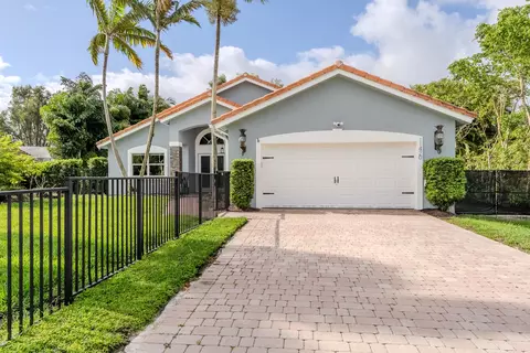 11420 NW 26th St, Plantation, FL 33323
