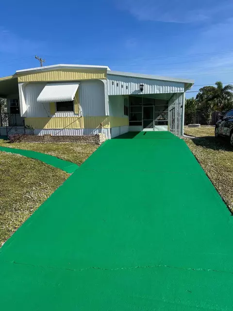 7199 SE Redbird Cir, Hobe Sound, FL 33455