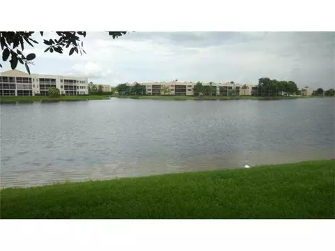 7486 N Devon Dr #109, Tamarac, FL 33321