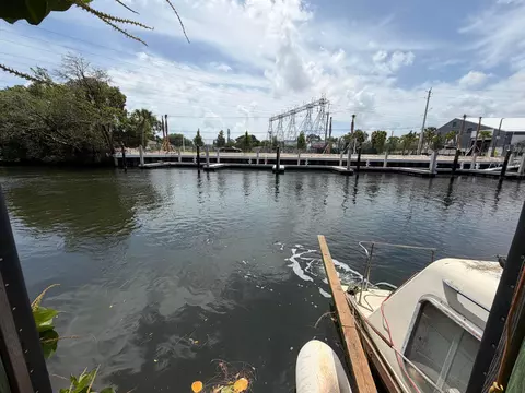 601 NW 7th St, Dania Beach, FL 33004