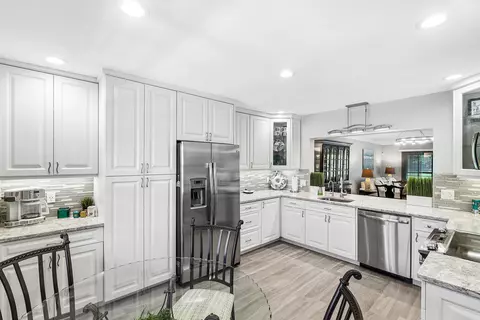 6410 Aspen Glen Cir, Boynton Beach, FL 33437