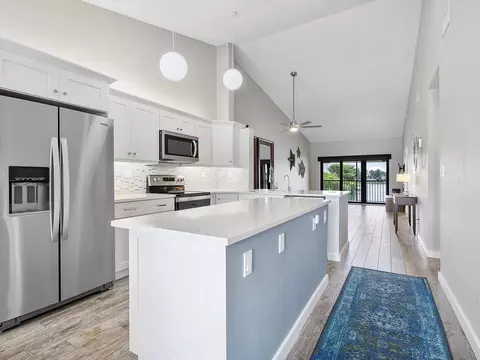 3200 NW 46th St #203, Oakland Park, FL 33309